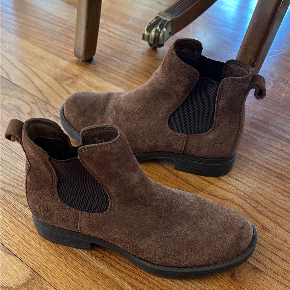 Born suede boots